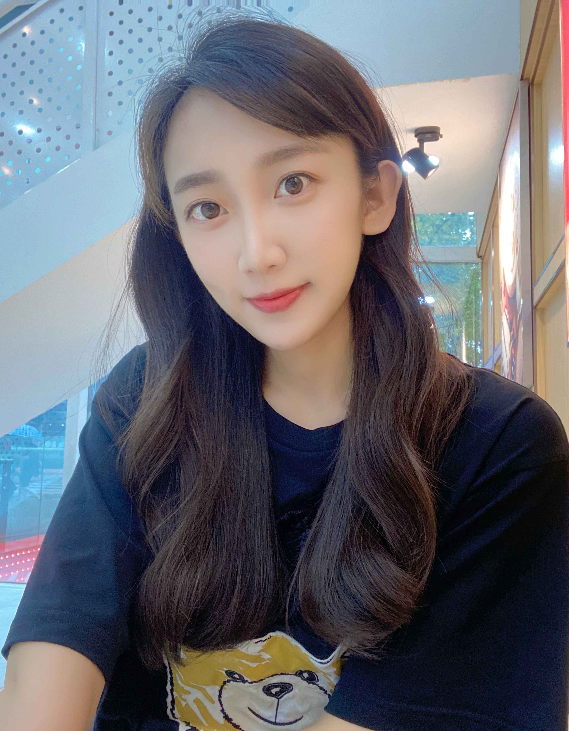 A1173 照片316张 视频3个 中国女 户外日常 旅游 自拍较多 美食 居家日常 生日照 酒店度假 穿搭 生活场景丰富 真实 曝光度底 视频包含实况Live