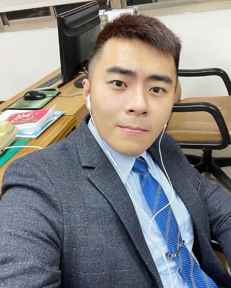 D158 照片911张 视频23个 台湾 男子 生活日常 旅游 健身 腹肌 正装 视频有自拍