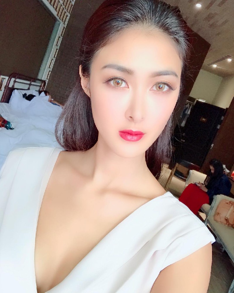 A2276 照片777张 视频76个 台湾 少妇 生活日常 健身 瑜伽 性感照 旅游 视频有自拍 曝光度低